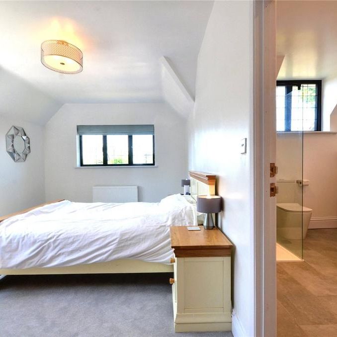 4 bedroom detached house to rent - Photo 1