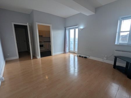 2 bedroom flat to rent - Photo 4