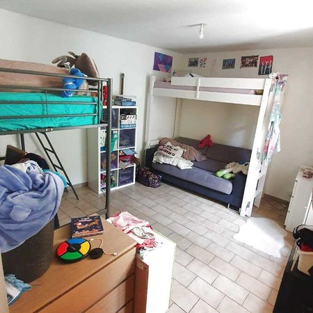 Location Appartement 3 pièces 72m² ROGNES 13840 - Photo 3