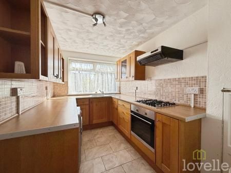 2 bedroom Ground floor flat To Let - Photo 4