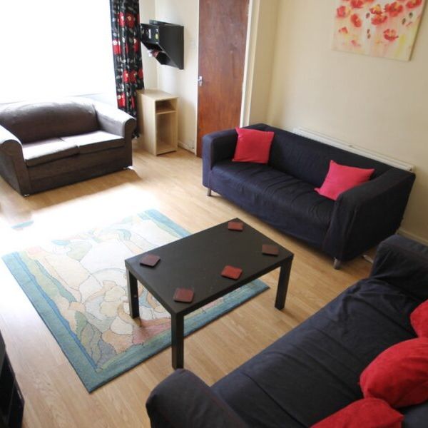 Hartley Avenue, Woodhouse, Leeds, LS6 2LP - Photo 1