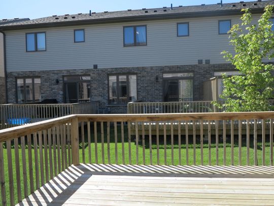 For Lease - 1960 Dalmagarry Road Unit# 37, London North, Ontario - Photo 1