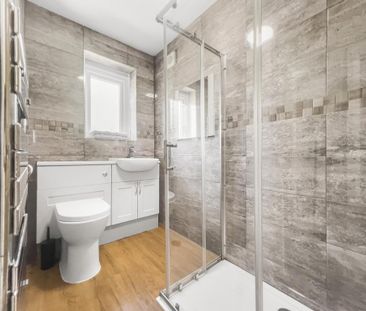 4 bedroom semi-detached house to rent - Photo 3