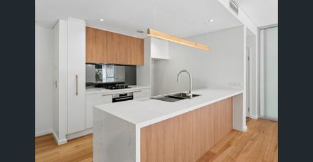 Sleek Executive Beach Pad in the Heart of the Village - Photo 2