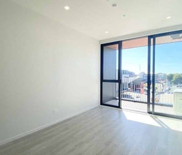 Stylish Centre City Apartment - Photo 3