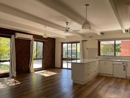 Neat & Tidy in South Shepp! - Photo 1