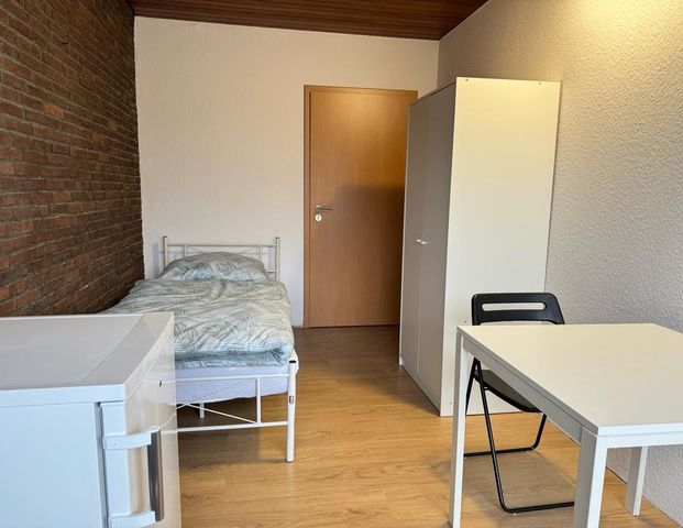 WG Zimmer in Böblingen für Jobcenter/Sozialamt ohne Kaution. !!!! - Photo 1