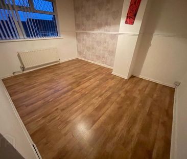 Queens Crescent, Glengormley, BT36 5HY - Photo 2