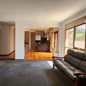 2/10 Neville Street, Carnegie. - Photo 3