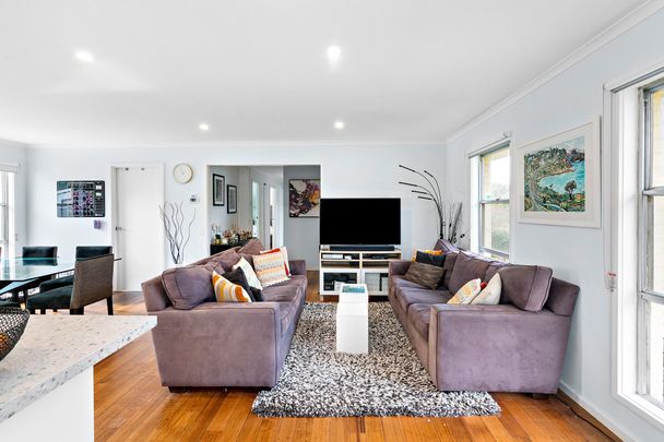 Four bedroom living! - Photo 1