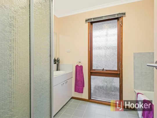 32 Beckington Crescent, Hampton Park VIC - Photo 1