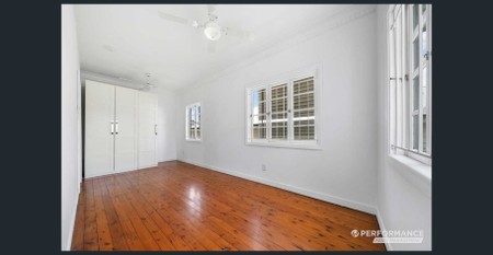 Classic Charm with Everyday Convenience - Photo 2