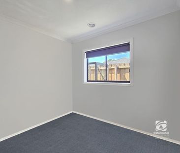 MODERN FAMILY HOME! - Photo 5