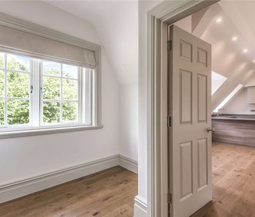 Contemporary two bedroom apartment close to The Pantiles and mainli... - Photo 6