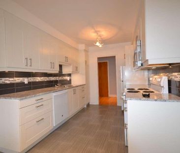 POINTE-CLAIRE - TRÈS GRAND ET LUXUEUX 4½ DISPONIBLE 1ER NOVEMBRE 2025 - Photo 1
