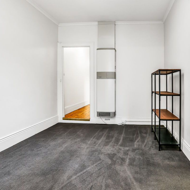 Charming cottage in South Yarra - Photo 1