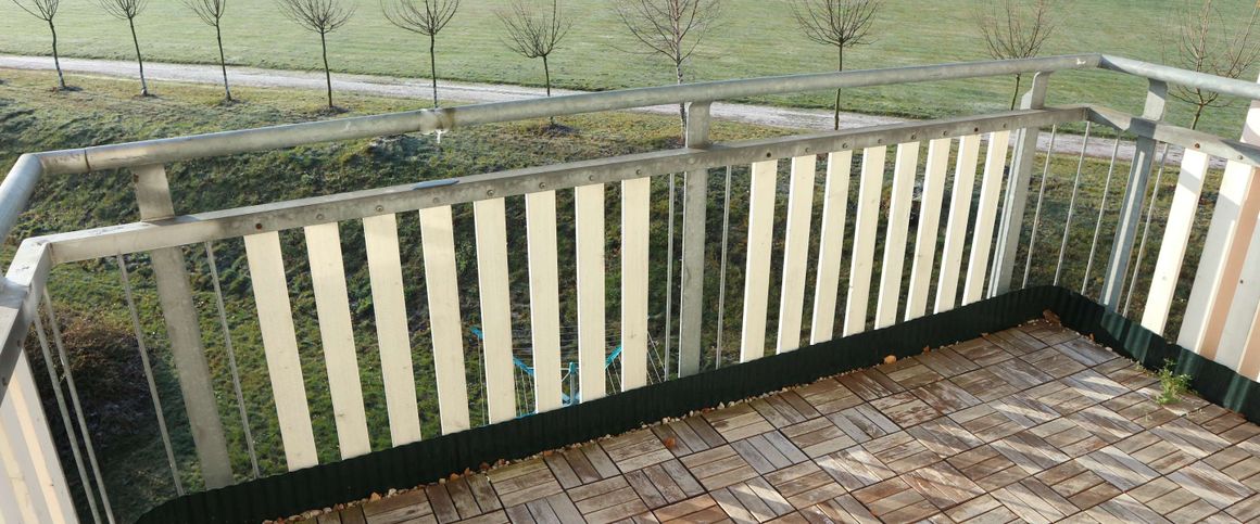 Frei ab 1.7.25 - im 1. OG mit Balkon + Laminat in TOP Lage - Photo 1