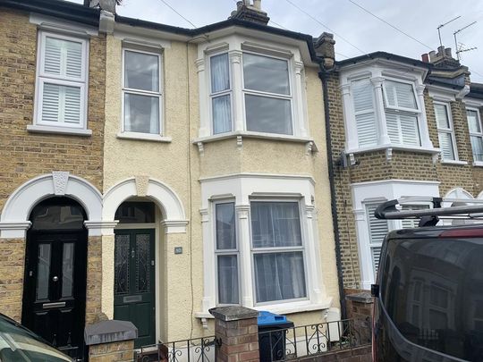 3 bedroom terraced house to rent - Photo 1