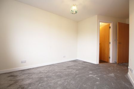 Saucel Crescent, Paisley, Renfrewshire - Photo 4