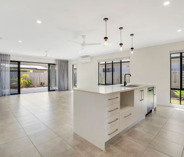 EXCEPTIONAL ENTERTAINER! HIGH SPEC, ELEGANT & SOPHISTICATED STUNNER... - Photo 4