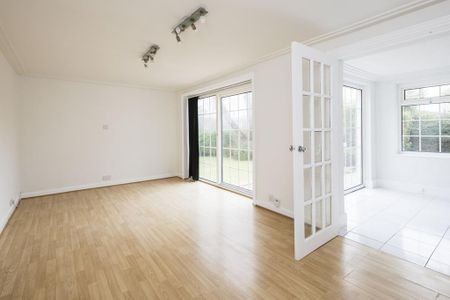 4 bedroom detached house to rent - Photo 5