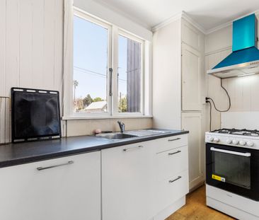 Superb Apartment with Parking - Photo 3