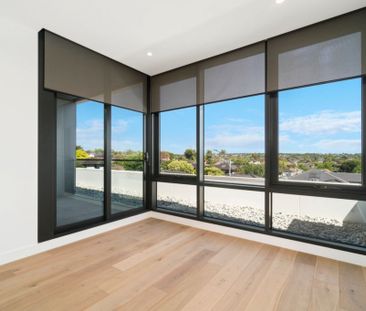 Modern One-Bedroom Apartment with Stunning Views in Balwyn North - Photo 3