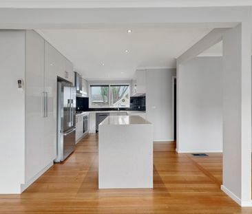 2 Hedline Place, Macleod VIC 3085 - House For Rent | Domain - Photo 6