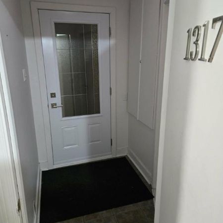 3 1/2 - Longueuil (Le Vieux-Longueuil) - 1 800 $/mois - Photo 3