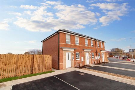 2 bedroom terraced house to rent - Photo 2