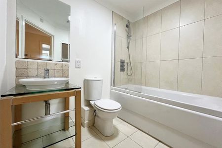 2 bedroom flat to rent - Photo 5