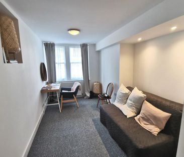 2 bedroom flat to rent - Photo 5