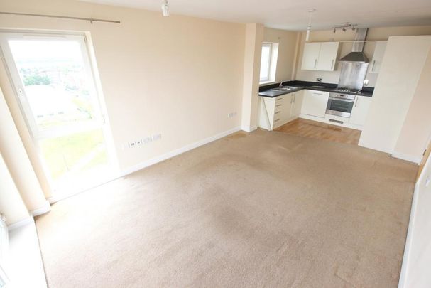 2 bedroom flat to rent - Photo 1