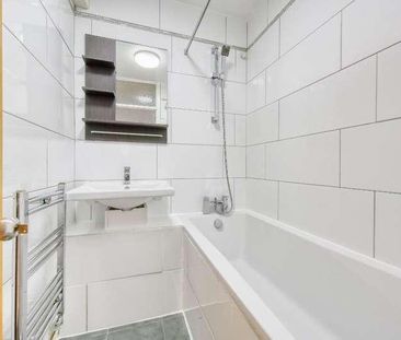 Ewhurst Court, Mitcham, CR4 - Photo 5