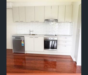 Everything at Your Doorstep in the Heart of Moorooka - Photo 2