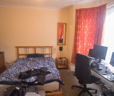 To Rent Muscliffe Road, Winton, Bournemouth, BH9 £2,550 pcm Tenancy... - Photo 4