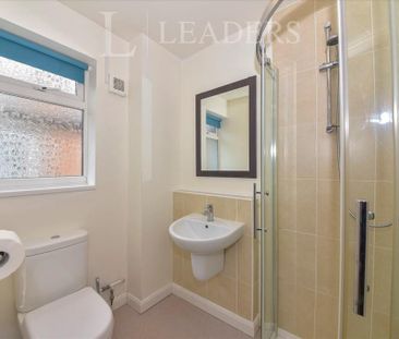 1 bedroom in a house share to rent - Photo 6