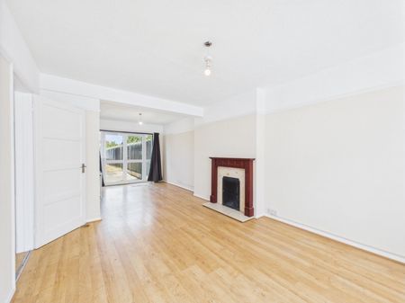 Station Crescent, Ashford, Middlesex,TW15 - Photo 2