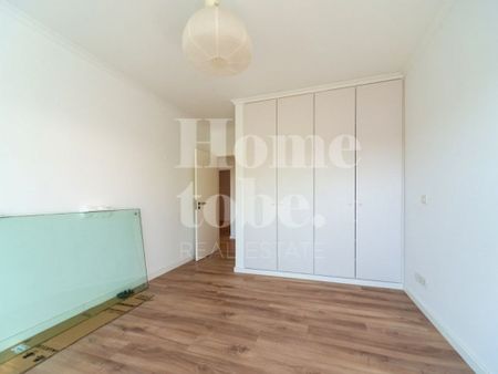 3 room luxury Apartment for rent in Condominio Alcantara-Rio, Lisbon - Photo 4