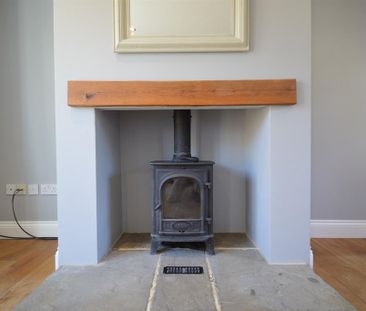3 bedroom semi-detached house to rent - Photo 6