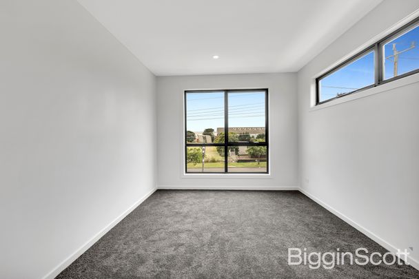 Perfectly Located Townhouse - Photo 1