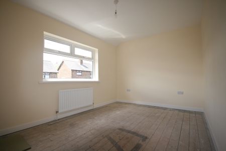 235 Joanmount Gardens, Belfast, BT14 6PA - Photo 3