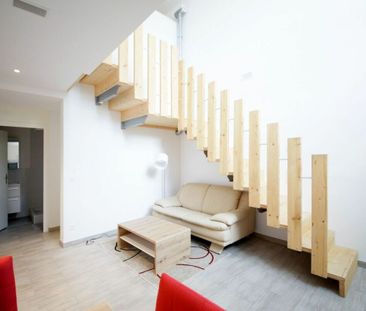 Modern loft apartment with a large airy space on 2 floors! - Photo 1