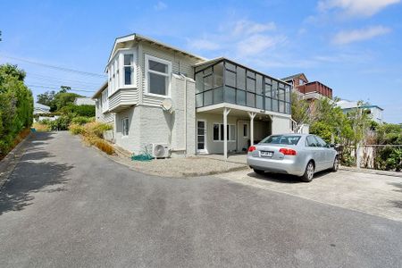 Spacious 3 bedroom unit close to town - Photo 4