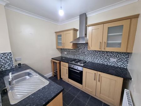 2 bedroom terraced house to rent - Photo 4
