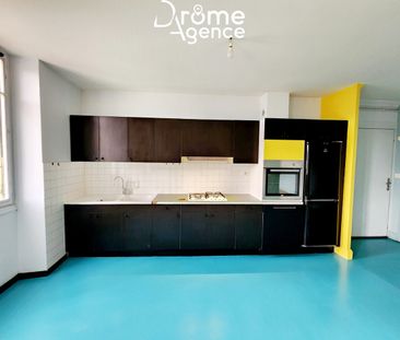 Location Appartement 5 pièces 116m² ST MARCEL LES VALENCE 26320 - Photo 3