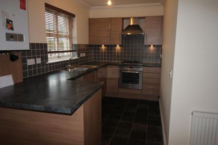 2 bedroom flat to rent - Photo 4