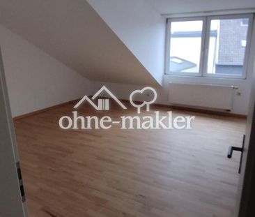 Schöne gemütliche ruhige 2 Zimmer Dachgeschoss Wohnung - Foto 1