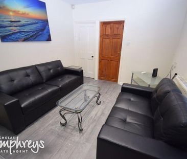 6 bedroom terraced house to rent - Photo 1