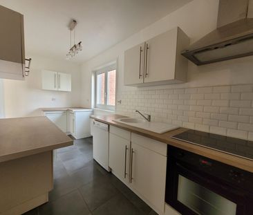Location Appartement 4 pièces 77m² VILLENEUVE D ASCQ 59491 - Photo 6